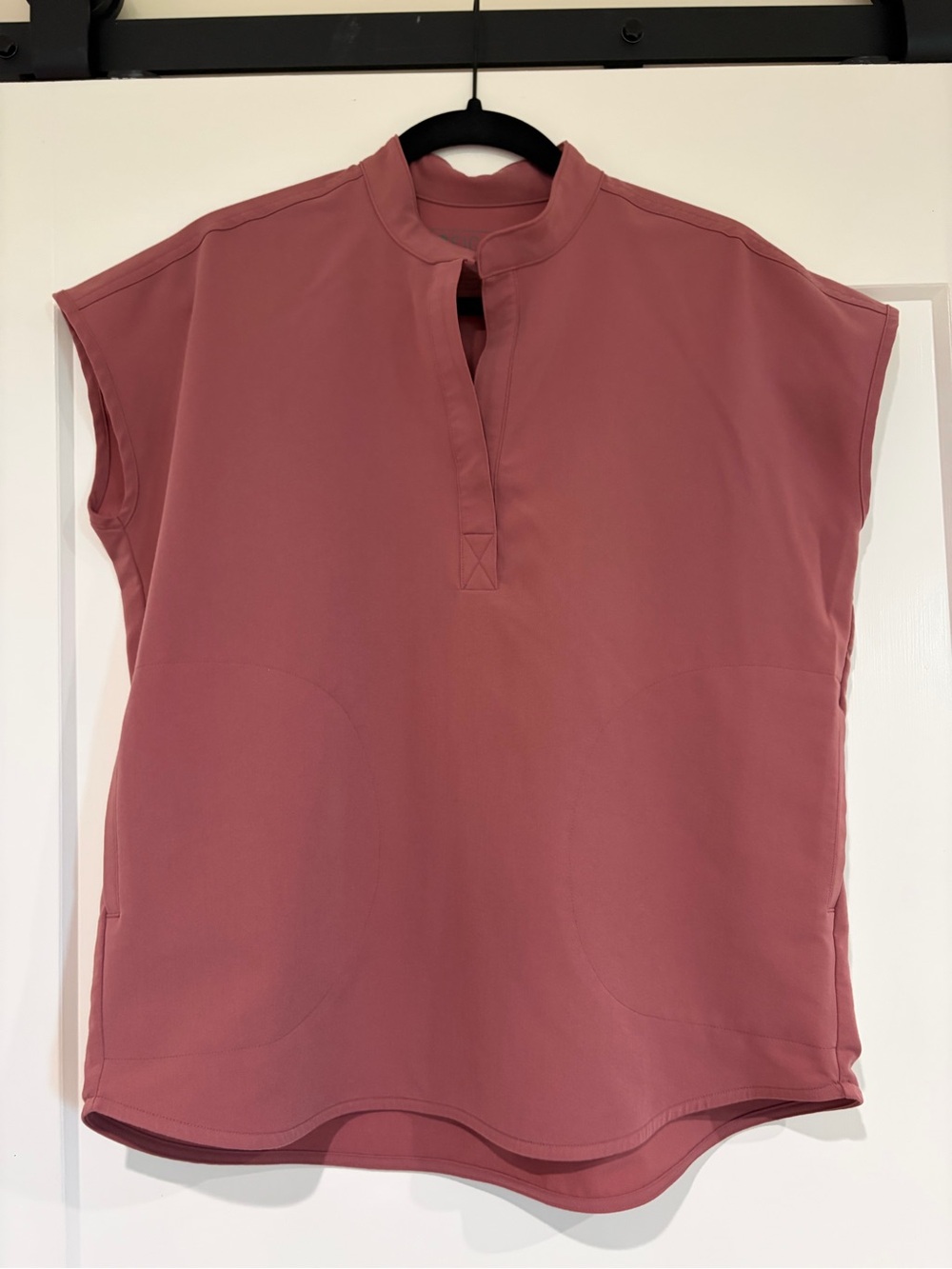 Figs scrubs XS Rafaela top and Yola pants Mauve